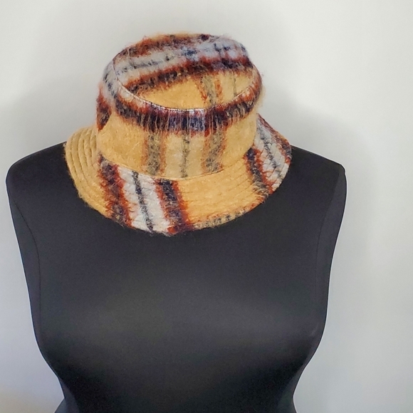 Steve Madden Wool Blend Bucket Hat One Size Plaid Cotton Lined Fuzzy - Picture 12 of 13